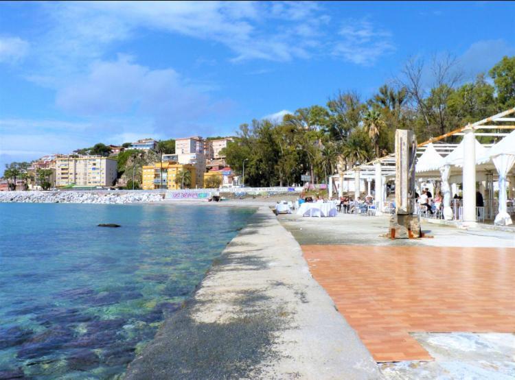 Apartamento En La Playa En Paseo Maritimo مالقة المظهر الخارجي الصورة